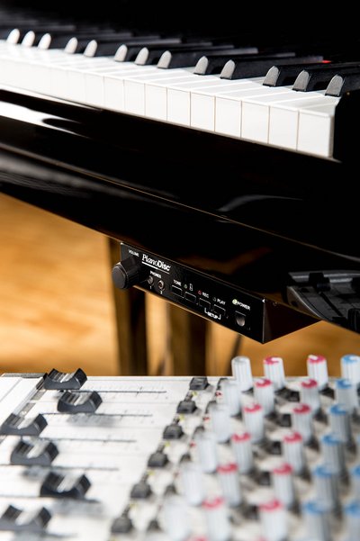 Musik Werbefotografie, Fotograf Nürnberg, emotionale Markeninszenierung Tonstudio