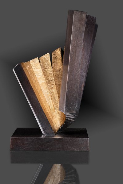 Produktfotografie mit starken Lichtkanten umgesetzt vom Fotograf Nürnberg.