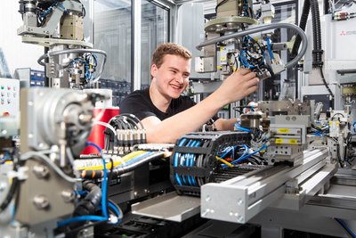 Azubi in der Produktion Nürnberg