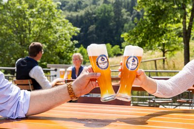 Imagefotografie Biergarten Atmosphäre für Werbekampagnen und Marketing.