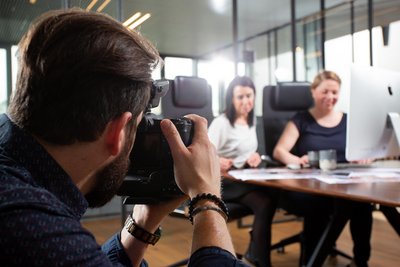 Authentischer Backstage Blick Fotograf Team Nürnberg.