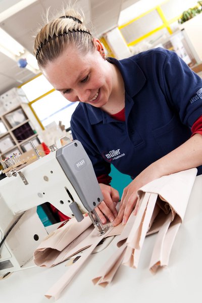 Bandage nähen Detail – Werbefotografie Nürnberg