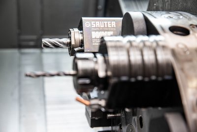 Drehbank in der Fertigung – Detailaufnahme