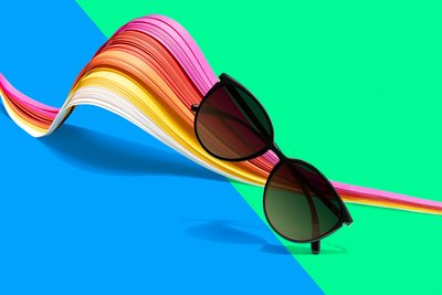 Produktfoto: Sonnenbrille in Pop-Art Ästhetik mit geometrischen Formen